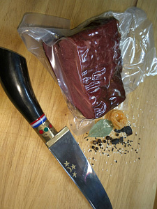 Превью Запеченный окорок лося