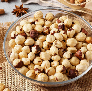 Фундук очищенный жареный Фото Фундук очищенный жареный