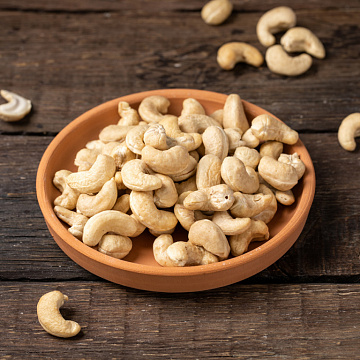 Кешью сырой очищенный WW 320 (150 г) Фото Кешью сырой очищенный WW 320 (150 г)