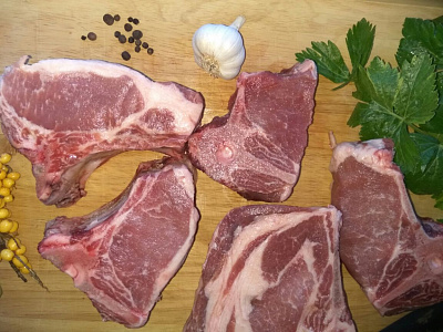 Превью Корейка вольерного кабана на кости